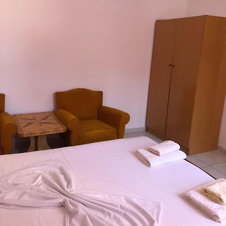 Sotiri Rooms Sarandë Esterno foto