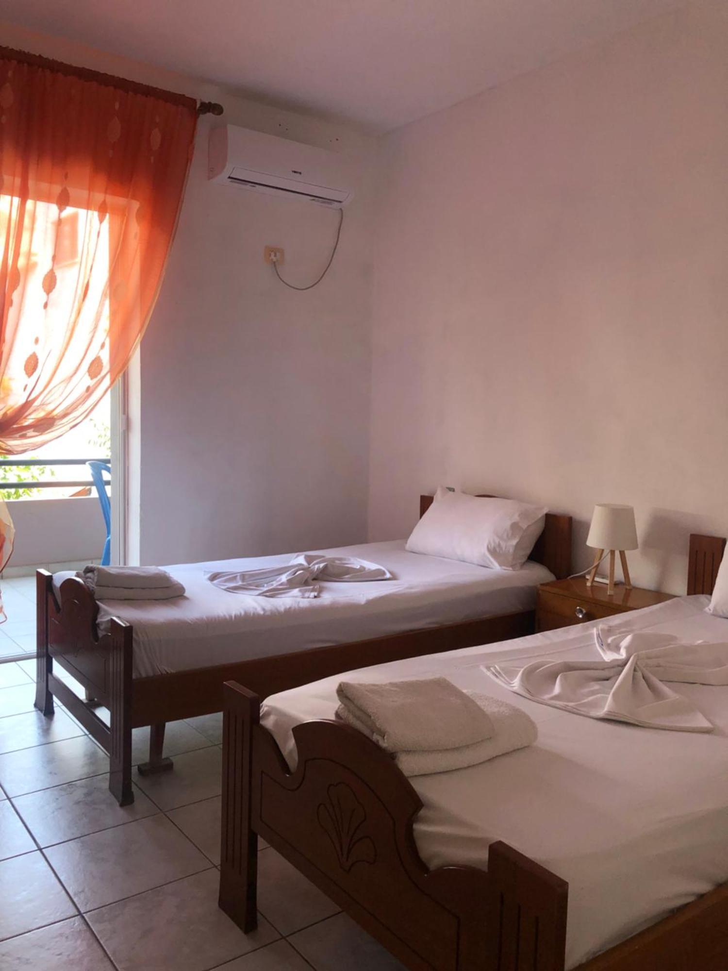 Sotiri Rooms Sarandë Esterno foto